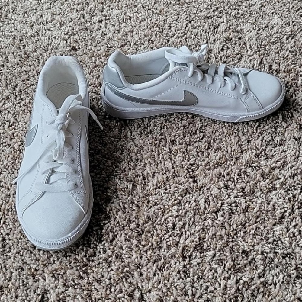 Nike Court Majestic White and Silver Shoes Size 8